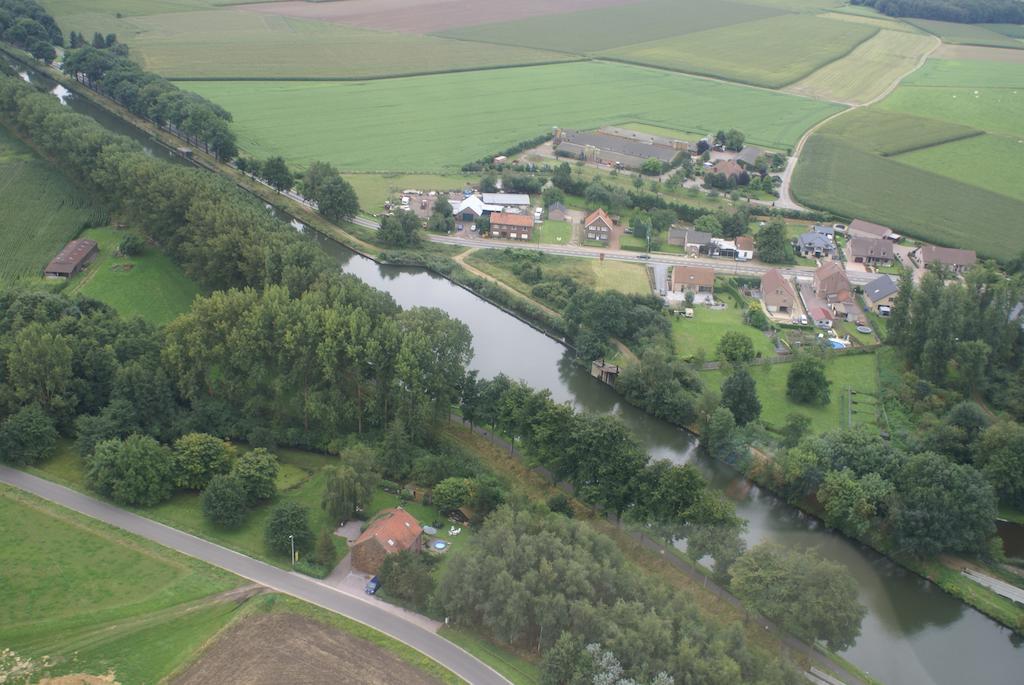 B&B De Passerel Bree Bagian luar foto
