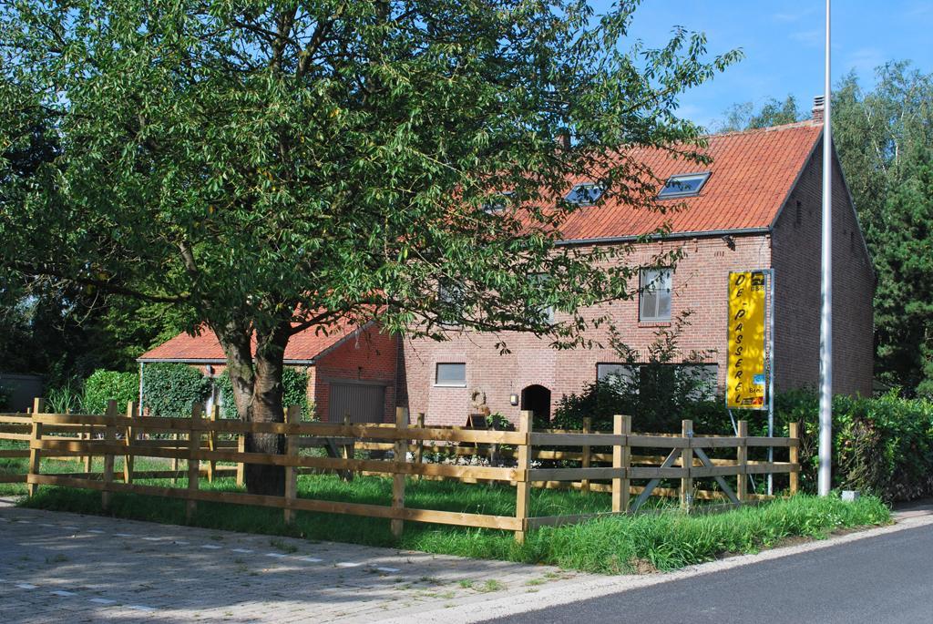 B&B De Passerel Bree Bagian luar foto